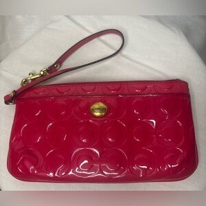 COACH Peyton Signature Embossed Patent Leather Hot Pink Wristlet Clutch Auth GUC